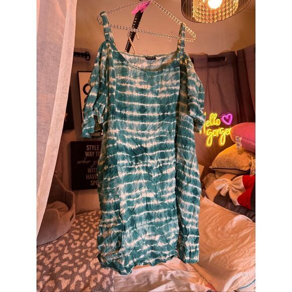 Torrid 4/5 plus size tie dye mini  challis cold shoulder  trapeze dress - Picture 3 of 5